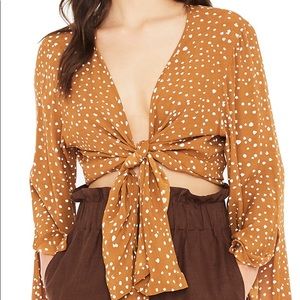 Faithfull the Brand Teguise Tie Hem Crop Top In Noel Print Carmel